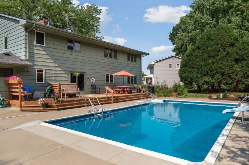 6525 Polar Cir, Minneapolis, MN 55436-1813