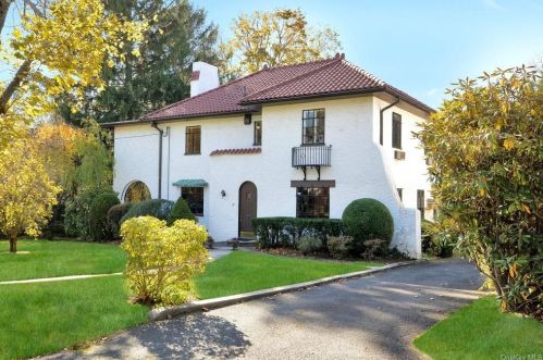 17 Dupont Ave, White Plains, NY 10605-3537