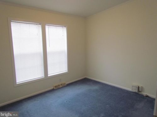 402 Moore Pl, Dover DE  19901-1359 exterior