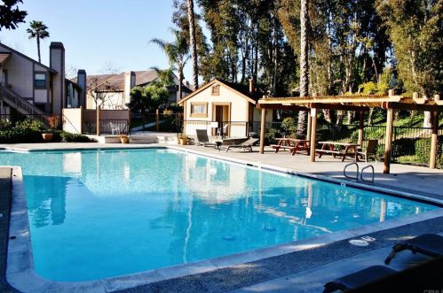 1959 Wellington Ln, Vista CA  92081-7930 exterior