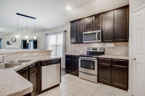 8613 Vista Royale Dr, Fort Worth TX  76108-7944 exterior