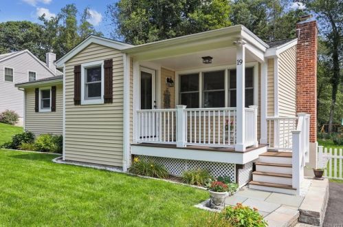19 Silver Spring Park, Ridgefield, CT 06877-5622