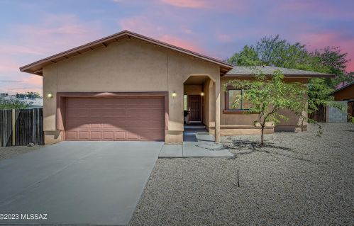 3452 Grant Rd, Tucson, AZ 85716-2814