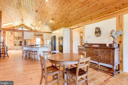 3714 Mountain Rd, Haymarket VA  20169-1739 exterior