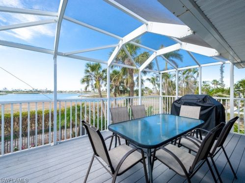 1015 Sand Castle Rd, Sanibel FL  33957-3614 exterior