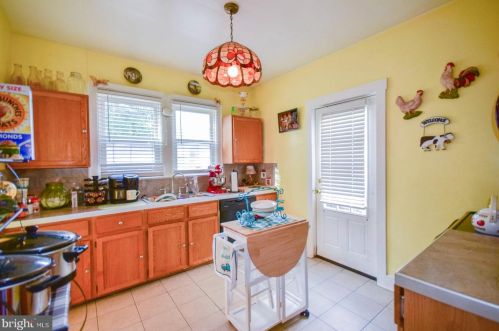 310 Congress St, Charles Town WV  25414-1320 exterior