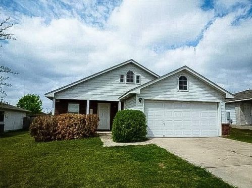 221 Spring Branch Dr, Uhland, TX 78640-5386