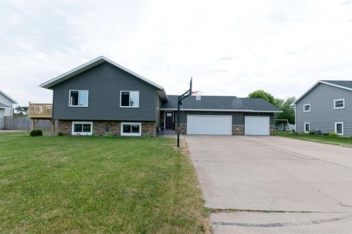 612 Skyview Ave, Cameron, WI 54822-7710