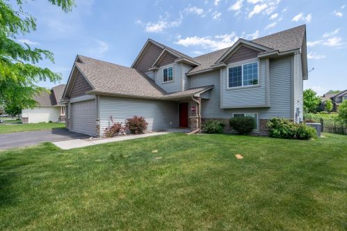 4923 159th St, Lino Lakes, MN 55038-8548