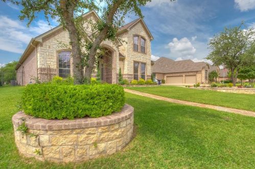 1111 Chesapeake Dr, Midlothian, TX 76063-6358