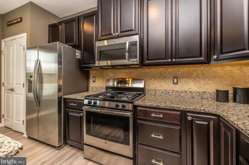 1839 Honeysuckle Ct, Downingtown PA  19335-7202 exterior