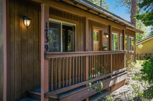 1739 Bakersfield St, South Lake Tahoe, CA 96150-5242