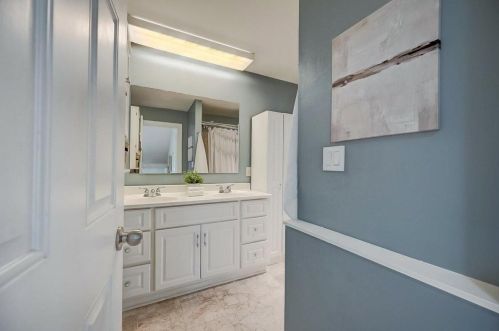 905 Hadley St, Milwaukee WI 53212-2611 exterior