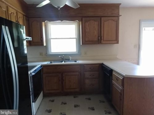 119 Schoeneck Rd, Ephrata PA  17522-9607 exterior