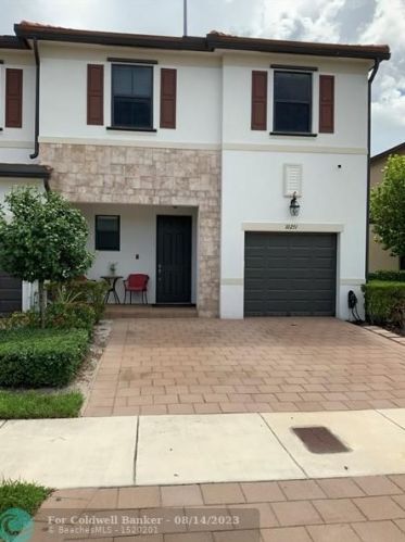 10251 32nd Ln, Hialeah, FL 33018-1703