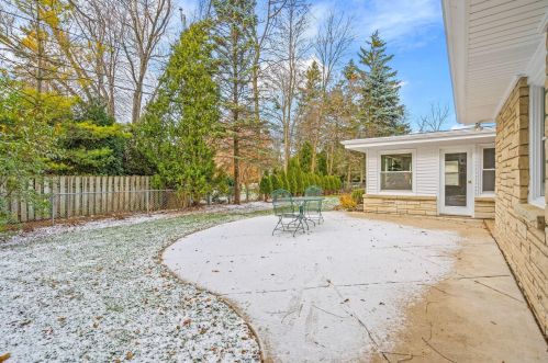 7705 Lake Dr, Milwaukee WI  53217-2910 exterior