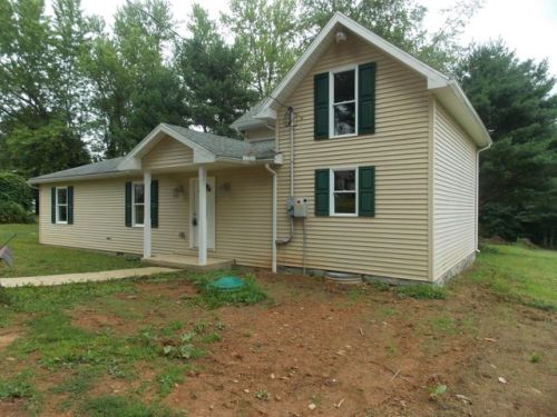 94 Kinsey St, Brady, PA 17752-1038