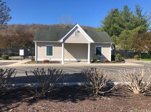 104 Lexington Blvd, Bethel CT  06801-1334 exterior