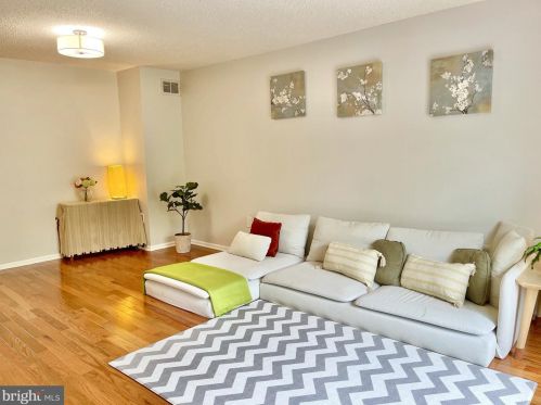 76 Shrewsbury Pl, Princeton NJ  08540-6315 exterior