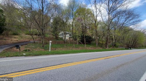 810 Fishing Creek Valley Rd, Harrisburg, PA 17112-9227