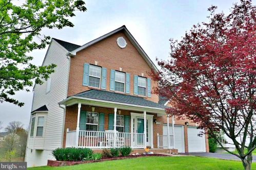 123 Posting Way, Charles Town WV  25414-9327 exterior