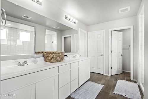 4009 79th Dr, Phoenix AZ  85043-3502 exterior