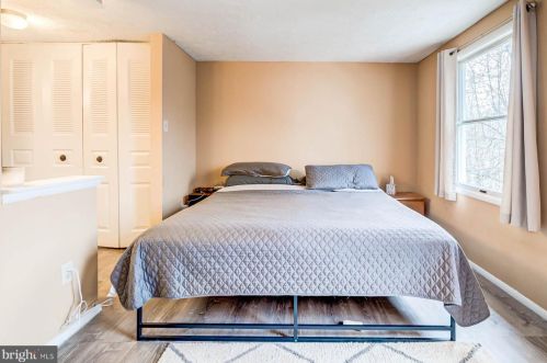 8629 Kenosha Ct, Lorton VA  22079-3045 exterior