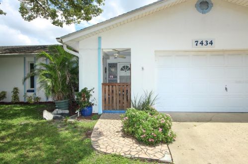 7434 Wayland Blvd, Orlando, FL 32807-6428