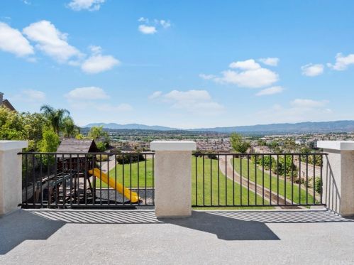 29150 Bernardo Way, Santa Clarita, CA 91354-2700