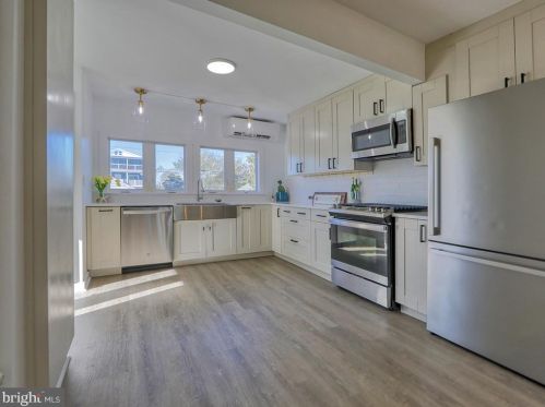 425 Bay Ave, Slaughter Beach DE  19963-4913 exterior