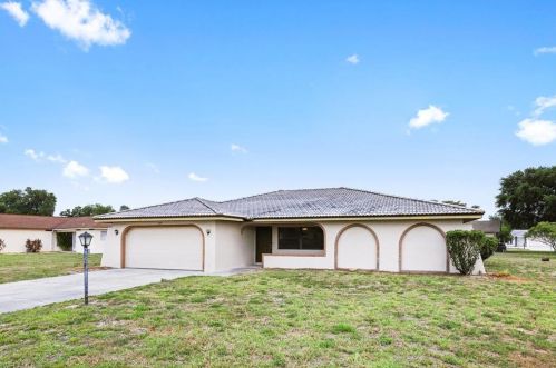 235 Oakside St, Lehigh Acres, FL 33936-6967