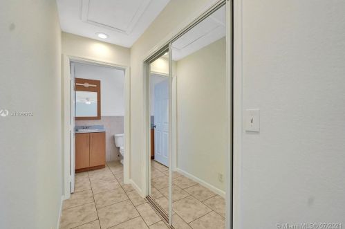 711 3rd Pl, Dania Beach FL  33004-4924 exterior