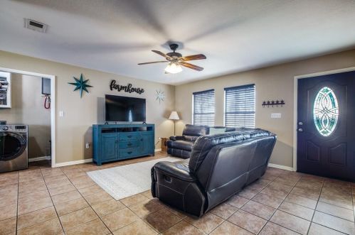 11097 Osburn Rd, Pilot Point, TX 76258-6726