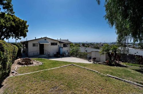 446 30th St, San Diego CA  92102-4124 exterior