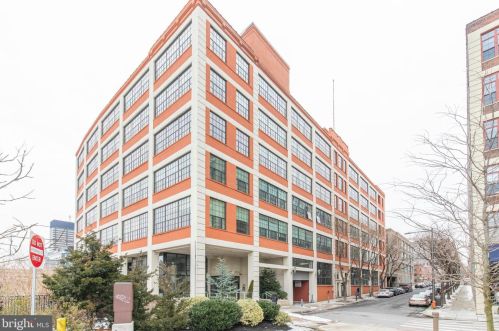 2429 Locust St, Philadelphia, PA 19103-5553