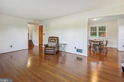 13100 Furnace Mountain Rd, Lovettsville VA  20180-2418 exterior