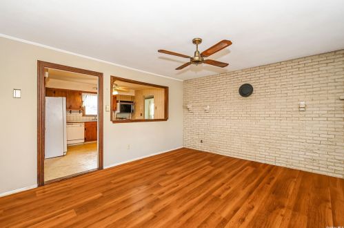 1495 Straight Path, North Lindenhurst, NY 11757-2330