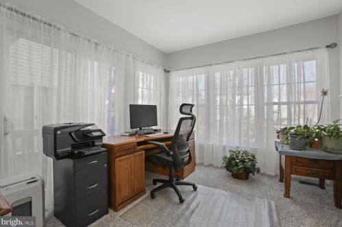 8806 Howland Pl, Bristow VA  20136-5708 exterior