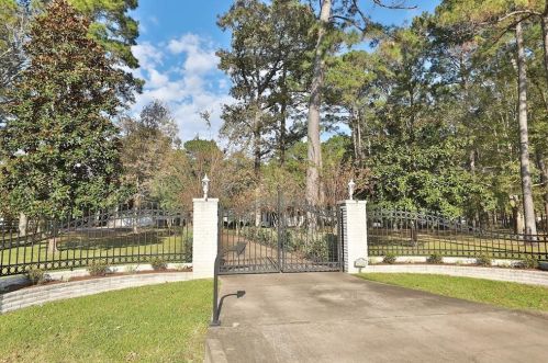20026 Country Lake Dr, Magnolia, TX 77355-4938