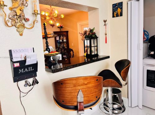 2637 9th Ct, Hialeah FL  33010-1223 exterior