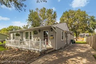 1406 Prairie St, Adel, IA 50003-1625