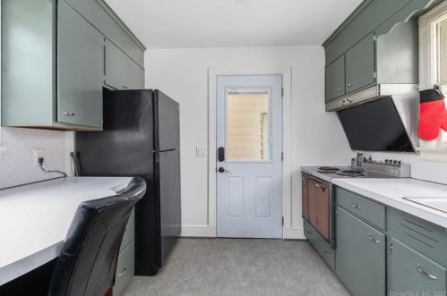 1 Beech Dr, Norwich CT 06360-2903 exterior