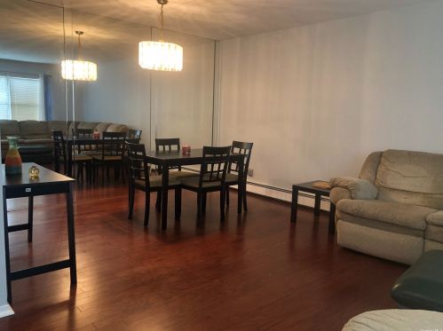 39 Williams Ave, Holtsville NY  11742-1519 exterior