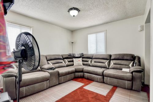 2543 Humboldt Ave, Oakland CA 94601-3222 exterior