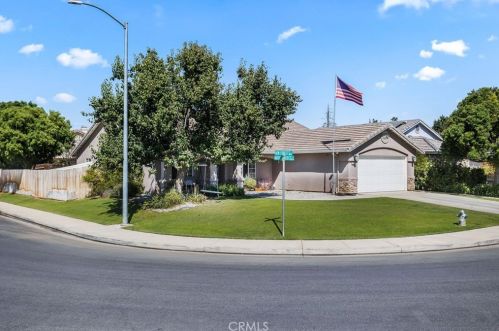 11130 New Forest Dr, Bakersfield, CA 93312-1807