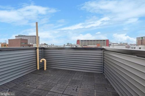 310 Fairmount Ave, Philadelphia PA  19123-2931 exterior