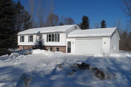 2 Rivers Edge Dr, Morrisonville, NY 12962-2731