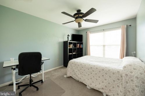 52 Lincoln Dr, Downingtown PA  19335-5326 exterior