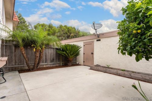 2707 Via Colima, Carlsbad CA  92010-1377 exterior