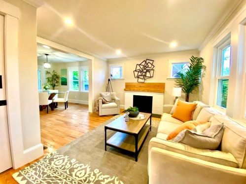 65 Henderson St, Needham, MA 02492-2210